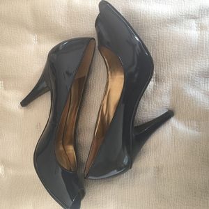 NWOB Navy Blue Patent Marc Fisher Pumps Sz 9.5
